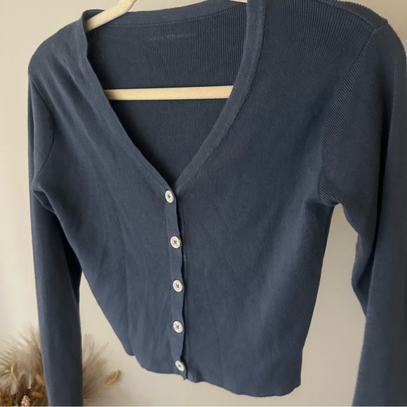 Brandy Melville Blue Jumper Cardigan Cropped - Picture 6 of 9